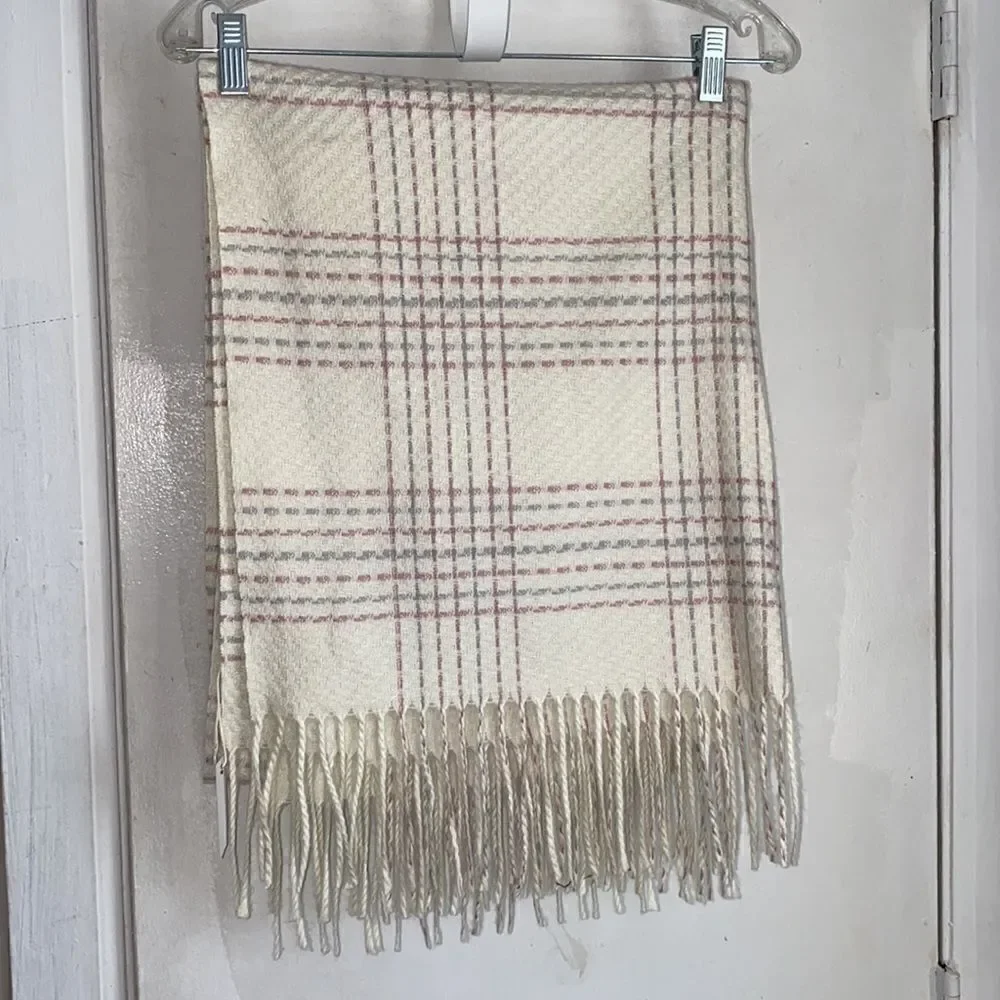 Pretty Persuasions nwt ivory